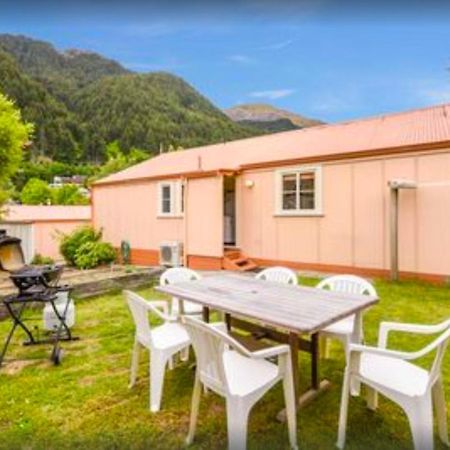 Central Peach - Queenstown Holiday Home Экстерьер фото