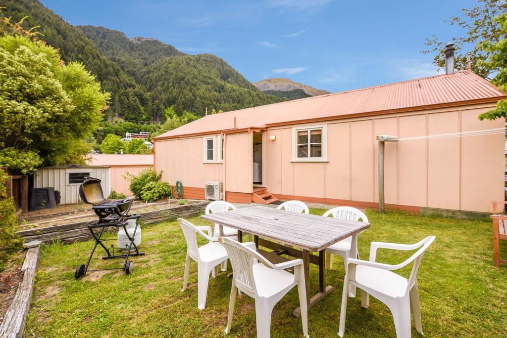 Central Peach - Queenstown Holiday Home Экстерьер фото