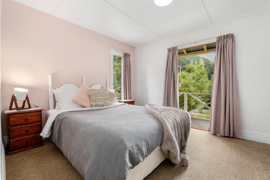 Central Peach - Queenstown Holiday Home Экстерьер фото